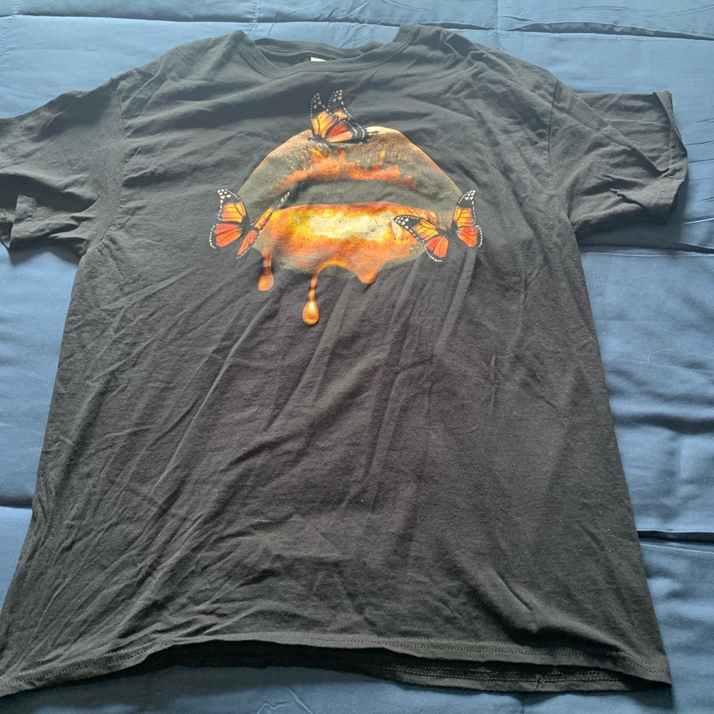 🆑 4/$20 Gildan brand woman’s tee, size L